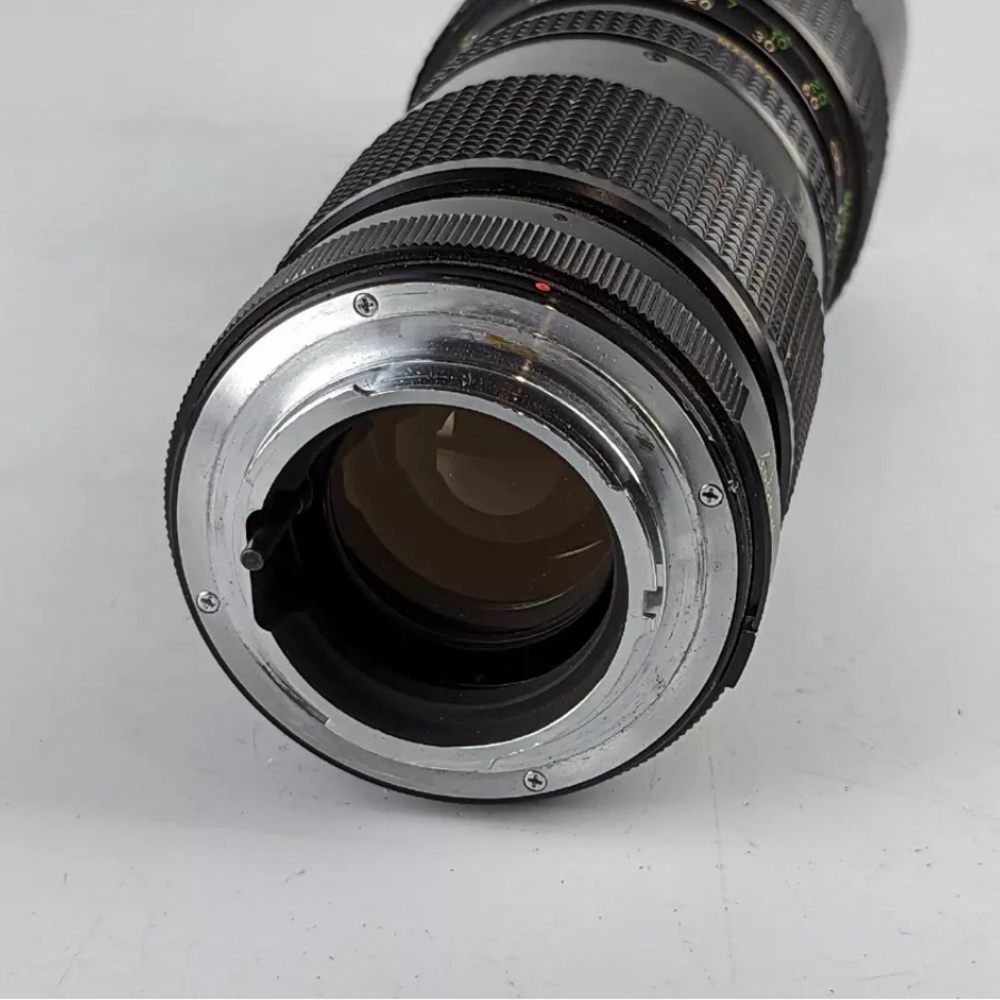 Vivitar 85- 205 mm camera lense for a nikon F mount